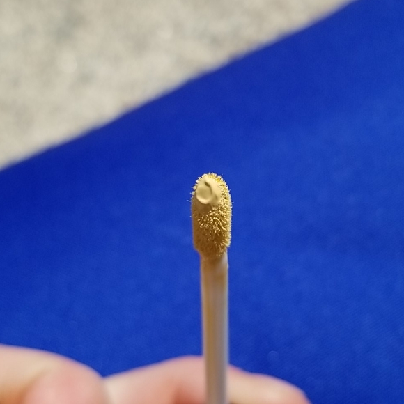 2/$10 New HD Pro Concealer - Picture 3 of 3